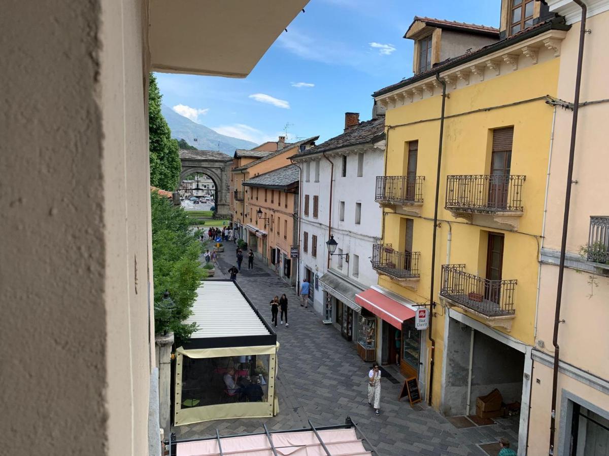Casa Di Marzi Lägenhet Aosta Exteriör bild